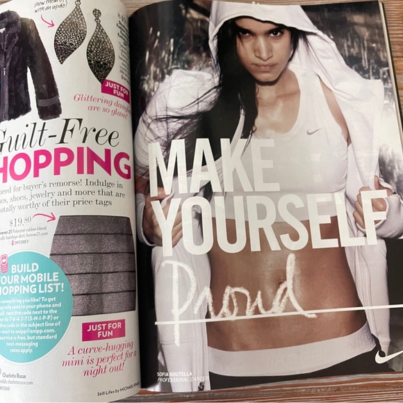 People Style Watch Magazine - Zoe Saldana Cover, December 2010 Issue - Picture 16 of 16